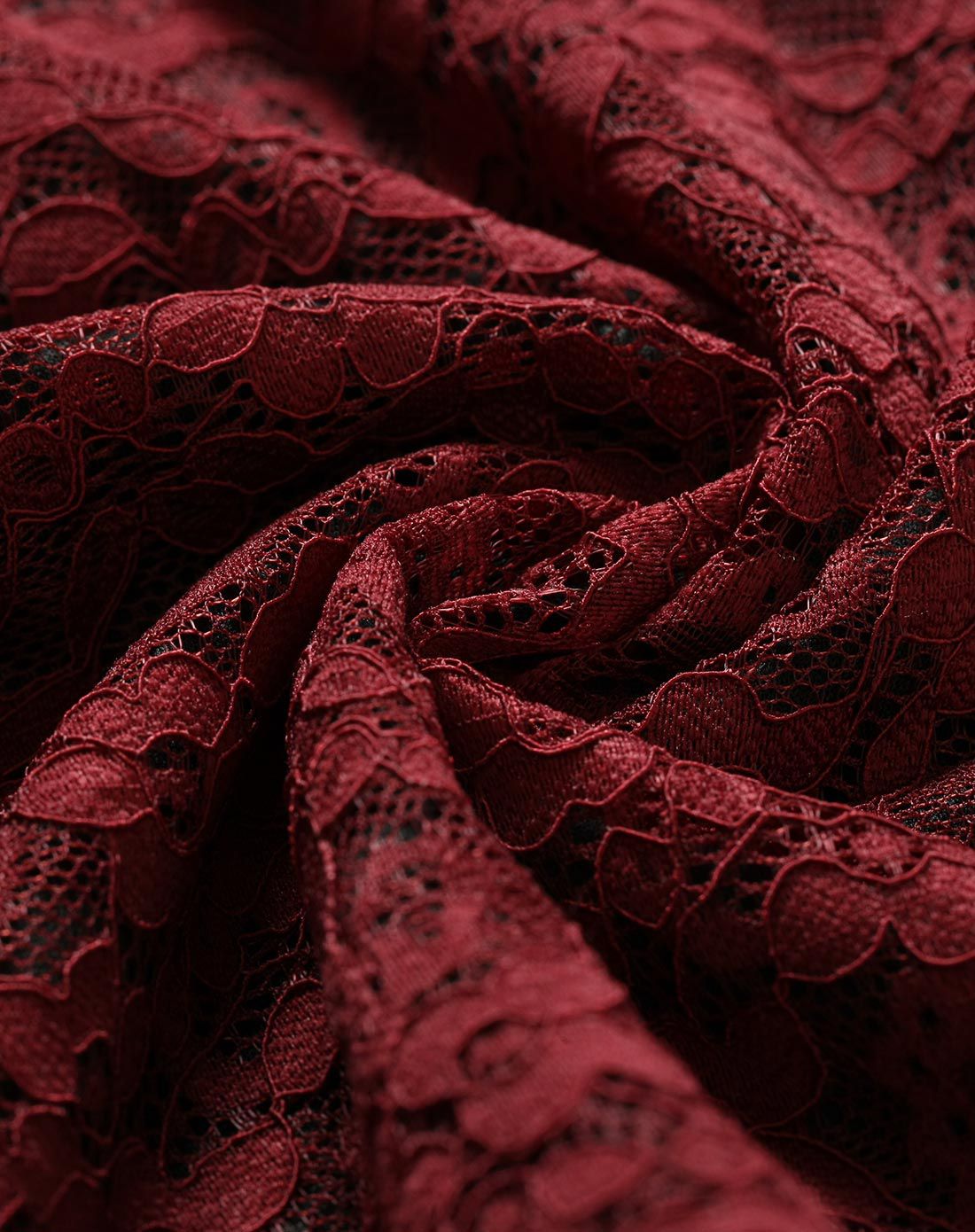 女款黑红色上衣