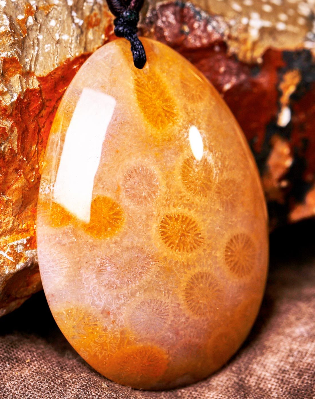 印尼美略珊瑚岛.深海冰种全透珊瑚玉吊坠项链(19)