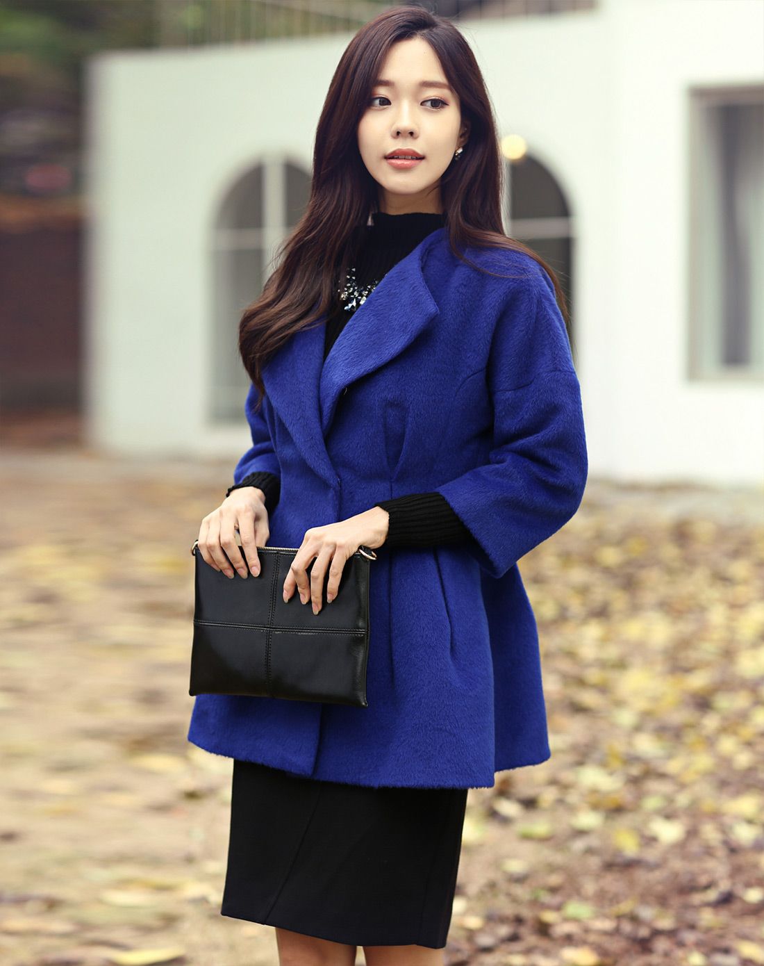 宝蓝色毛呢外套
