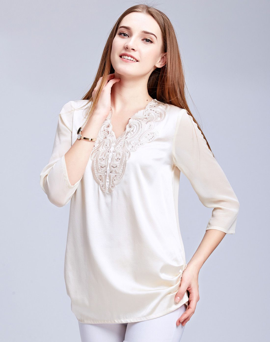 女款米色真丝上衣