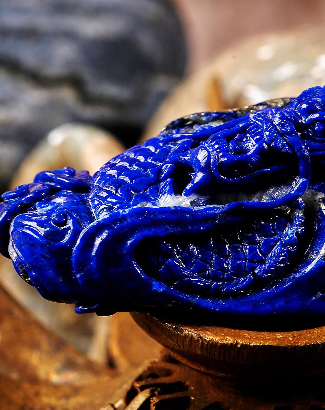 阿富汗.进口原矿老青金石雕件.祥龙(2)