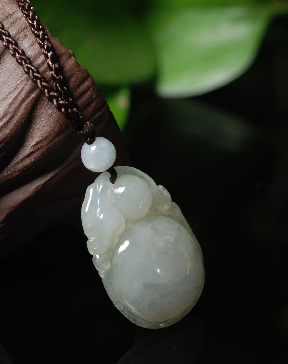 天然a货翡翠怀珠抱玉吊坠(附证书)