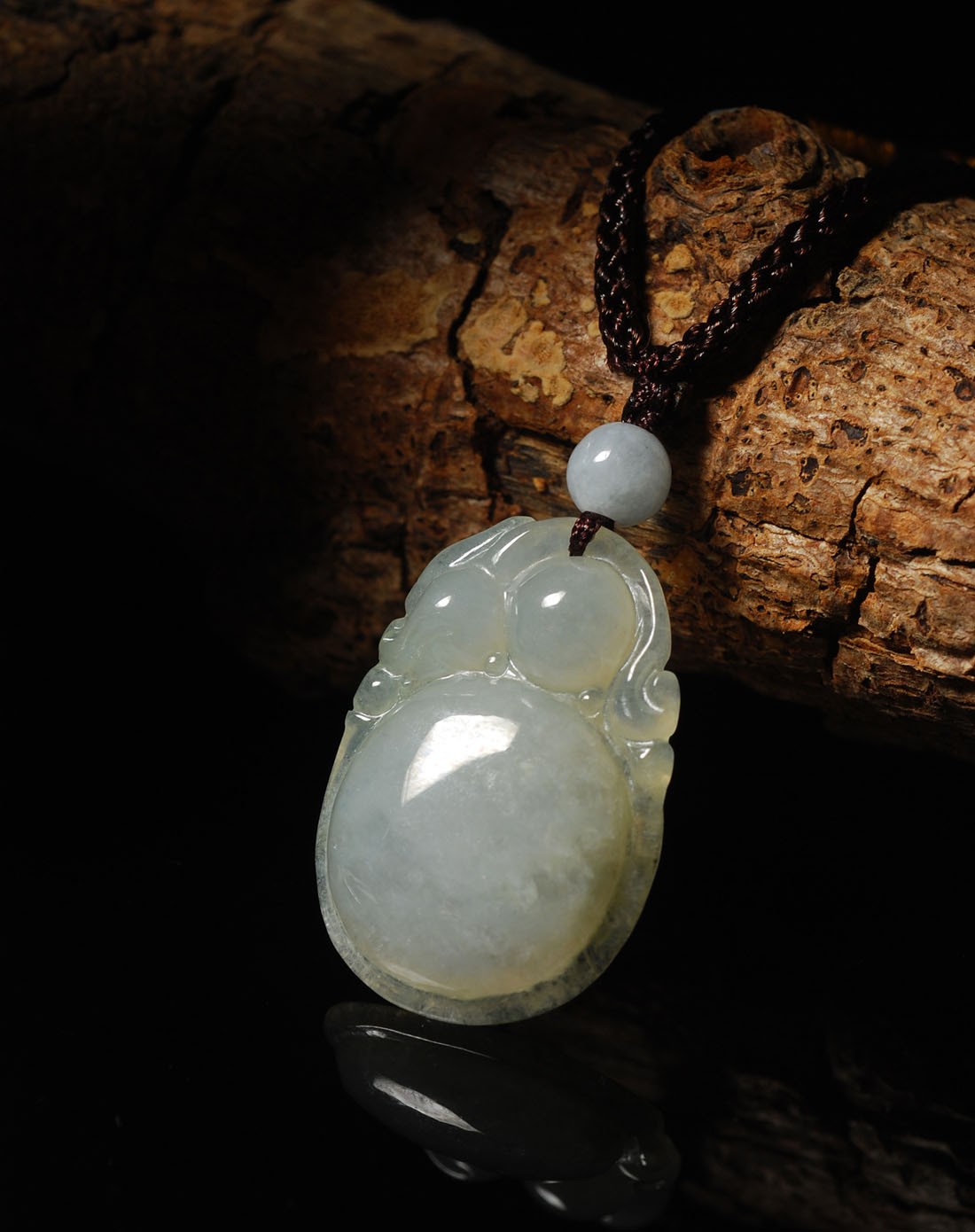 天然a货翡翠怀珠抱玉吊坠(附证书)