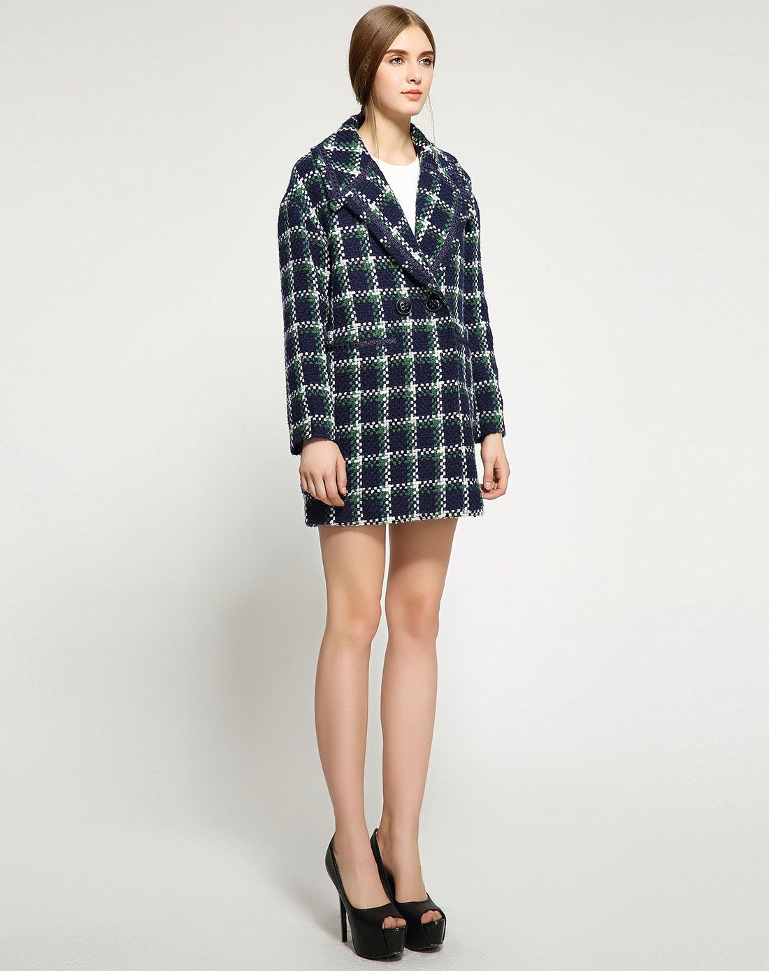 宽松时尚粗纺格子女大衣