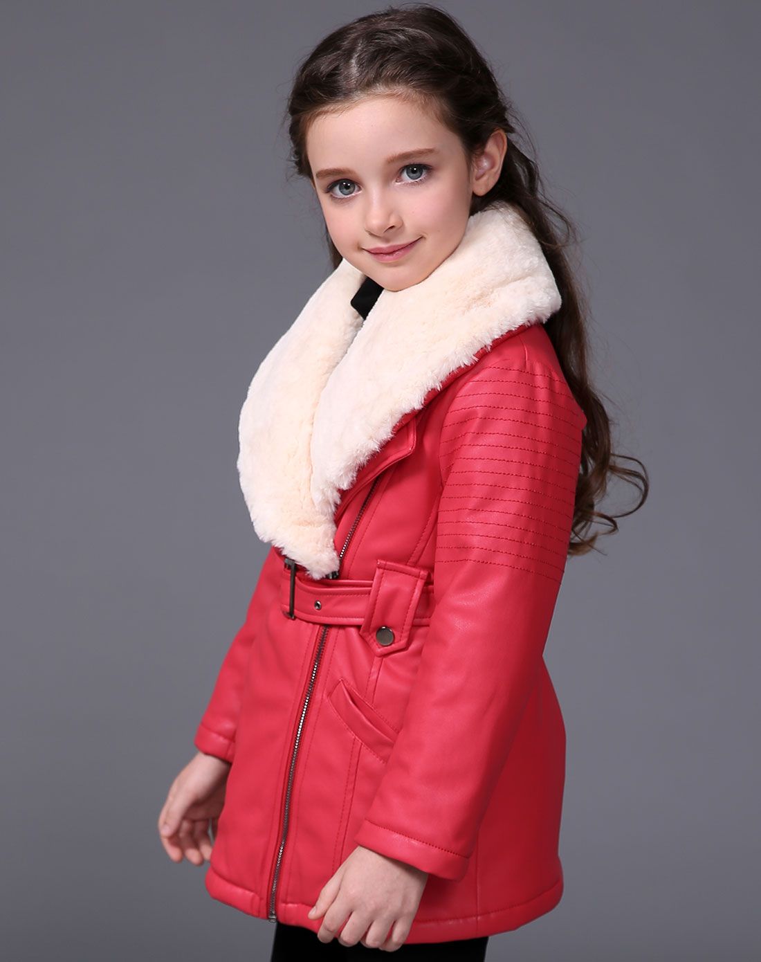 女童红色皮衣外套