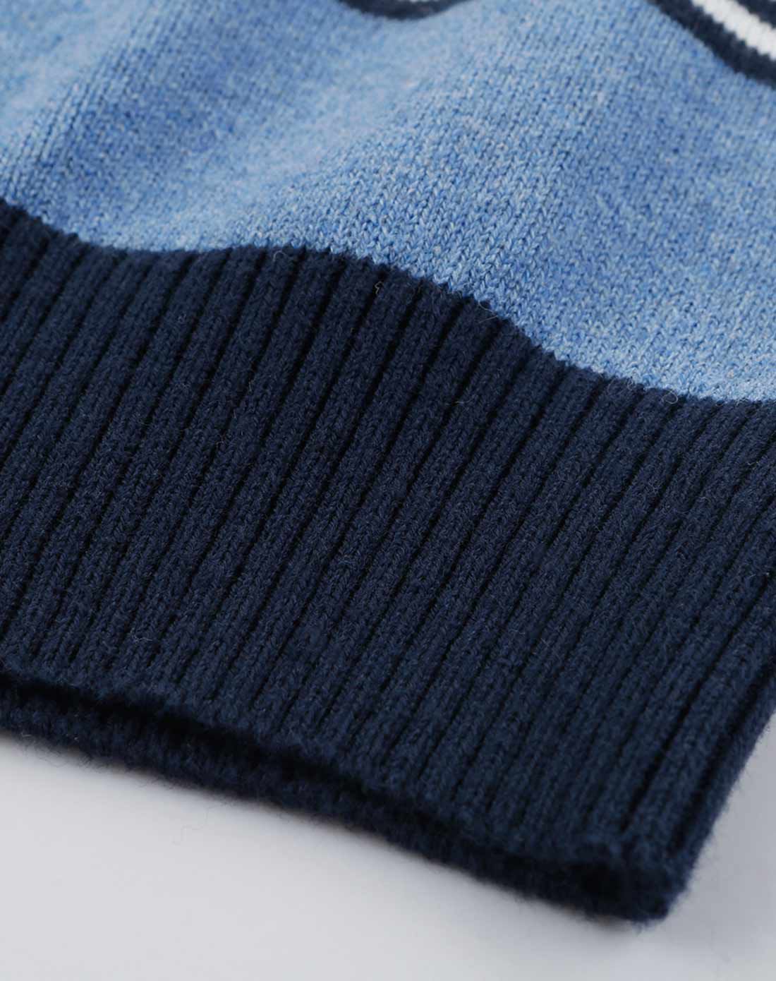 男童黄白条纹毛衣