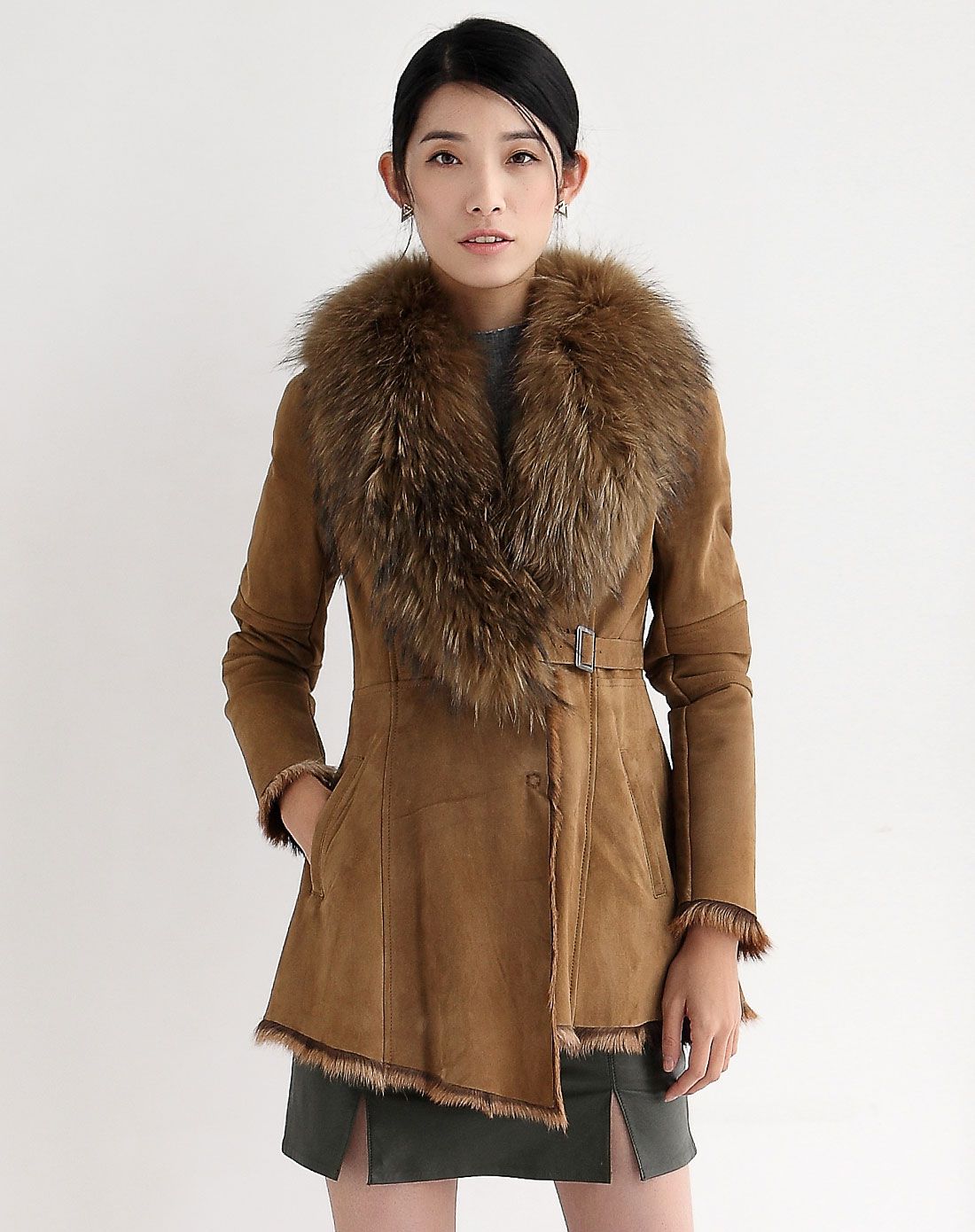 依奴珈皮草貉子毛领女士皮毛一体中长款外套