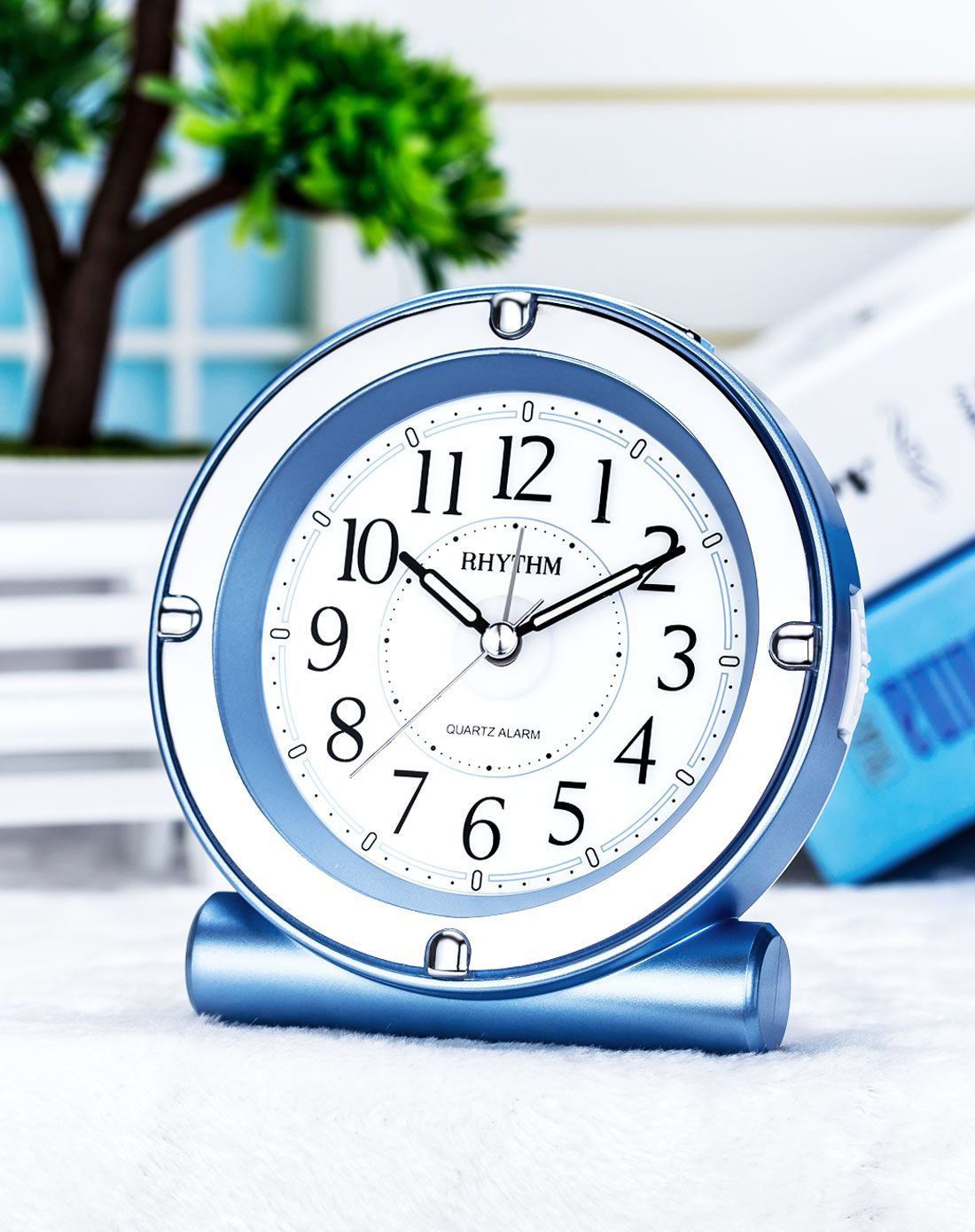 时钟专场rhythm丽声 时尚蓝时尚简约四阶夜灯床头静音石英闹钟8rea18w