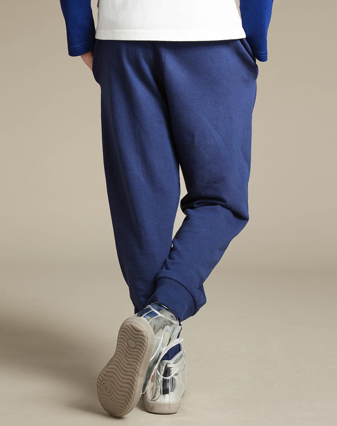 男童深蓝色针织裤