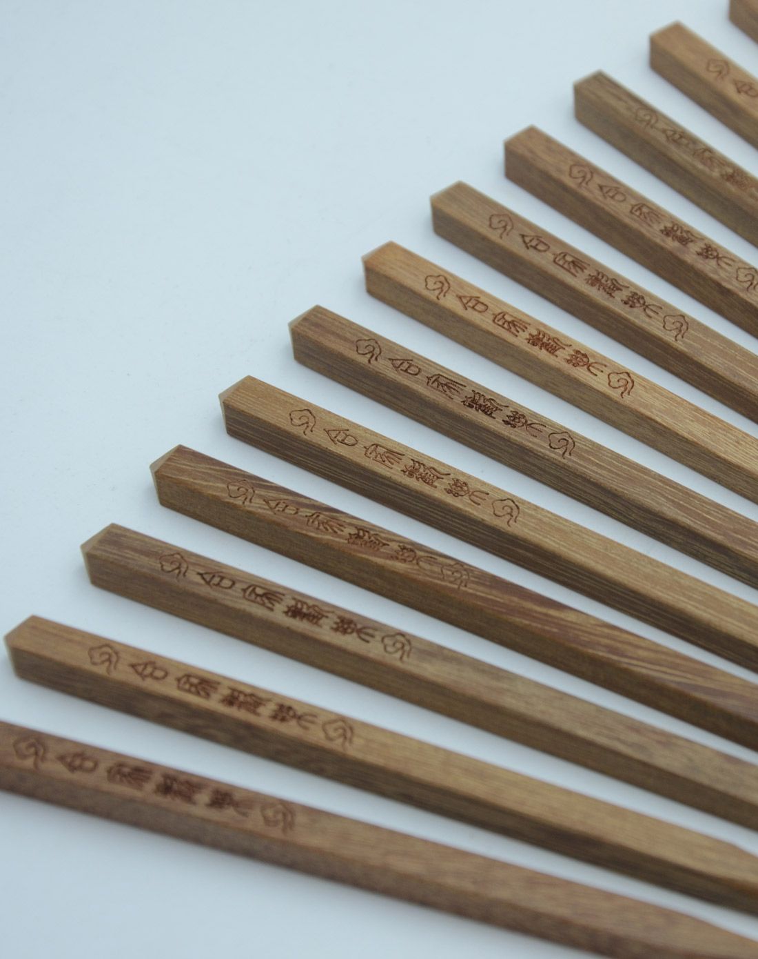 (定价问题不上)无漆无蜡合家欢乐坤甸木中华筷10k