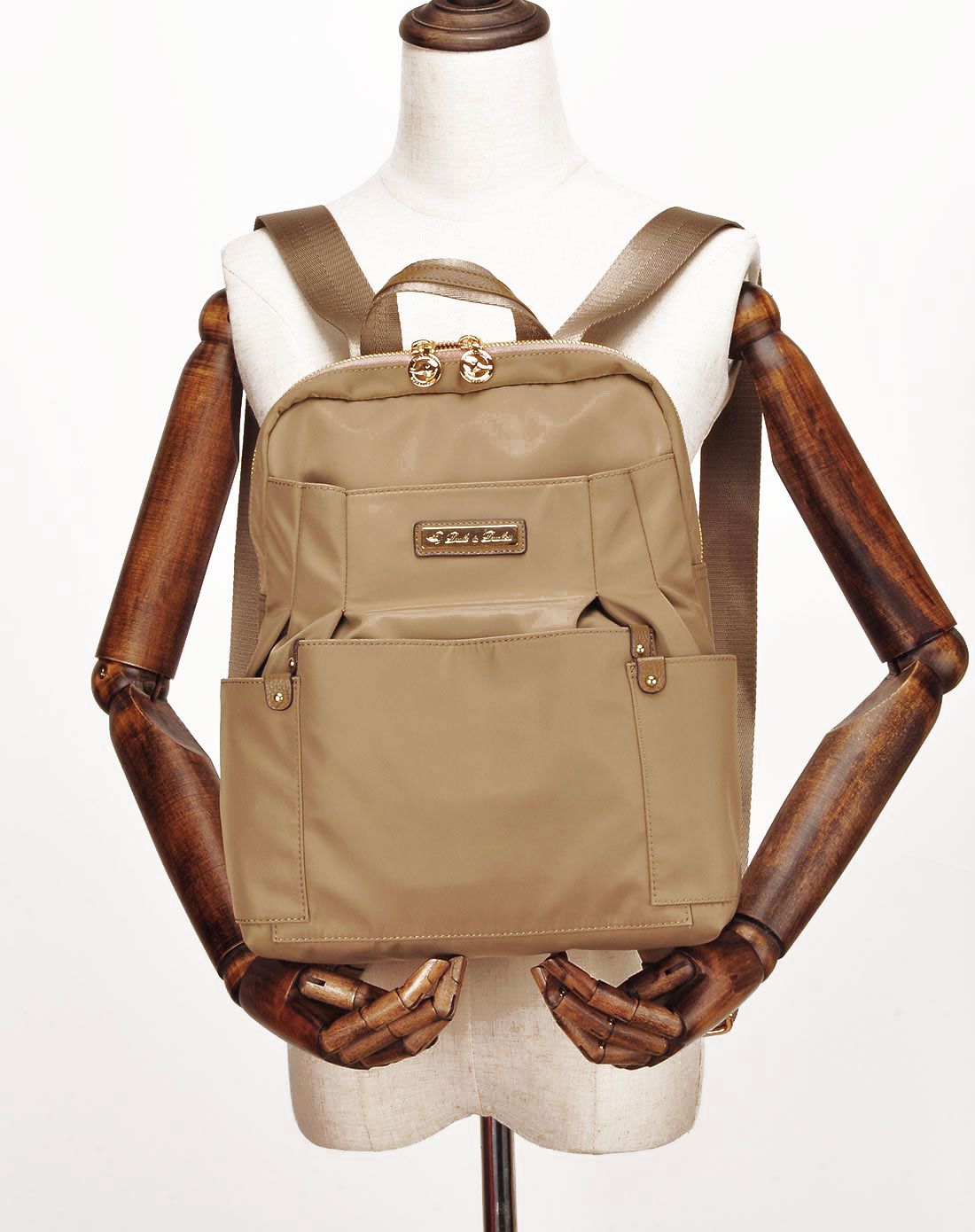 2016年新品简约休闲旅行尼龙布灰色双肩包