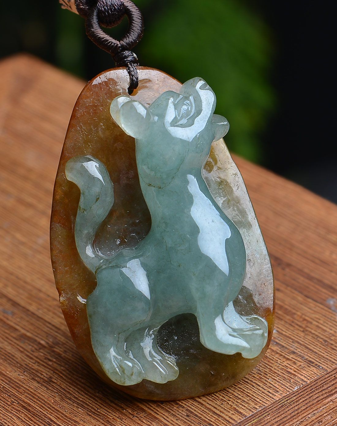 天然翡翠黄翡浅绿生肖狗吊坠