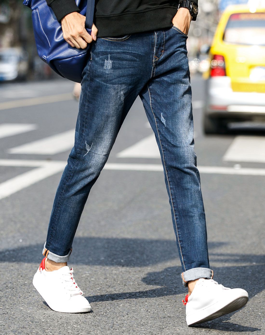 男款蓝色牛仔裤