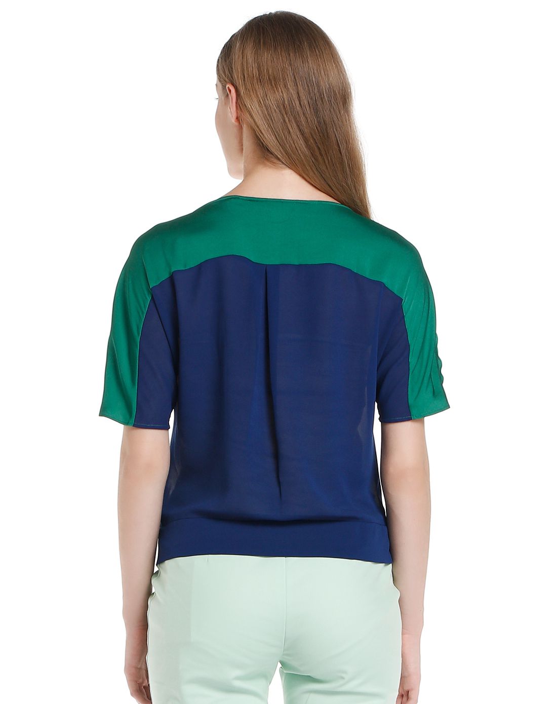 白/蓝色斯文简约上衣