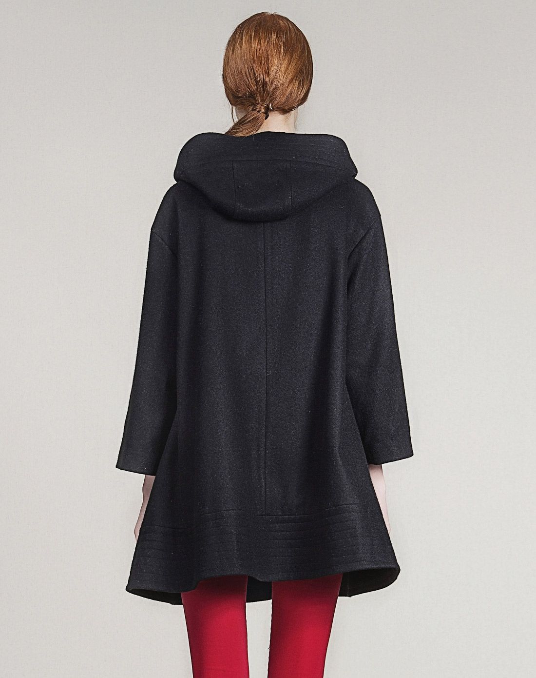 简约黑色连帽落肩袖呢子大衣