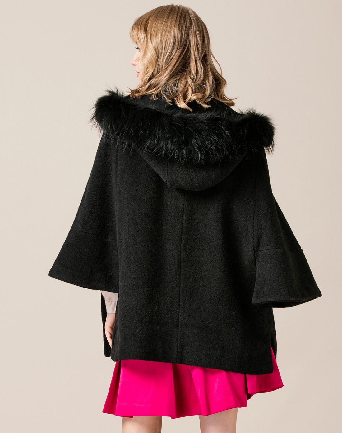 毛边羊毛斗篷大衣