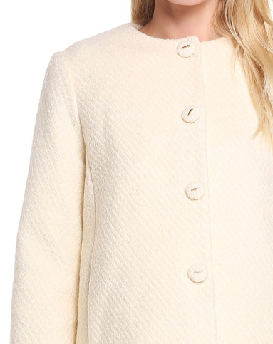 浅米色简约时尚长袖外套