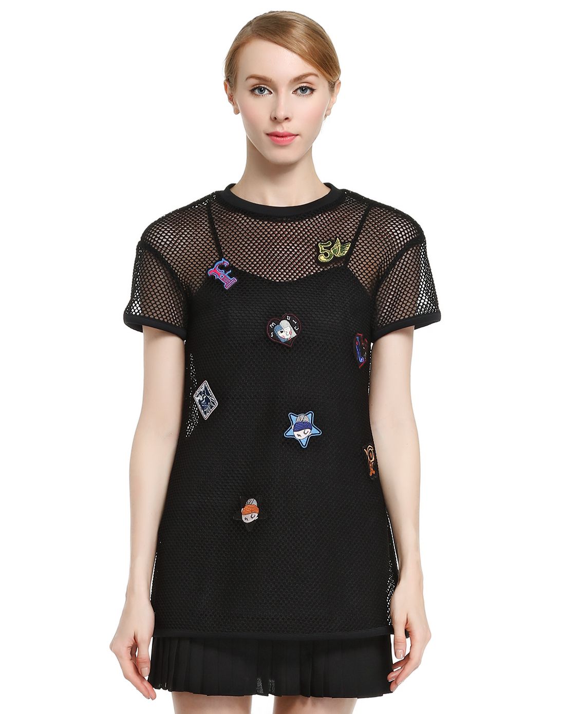 黑色镂空贴花短袖连衣裙