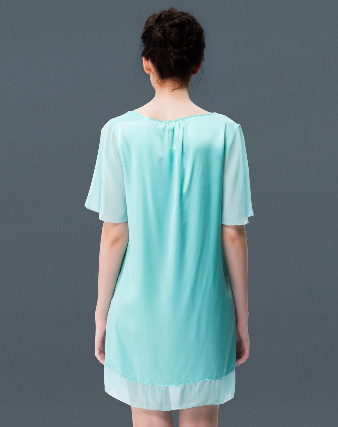 达尔丽女款淡青色桑蚕丝短袖睡裙