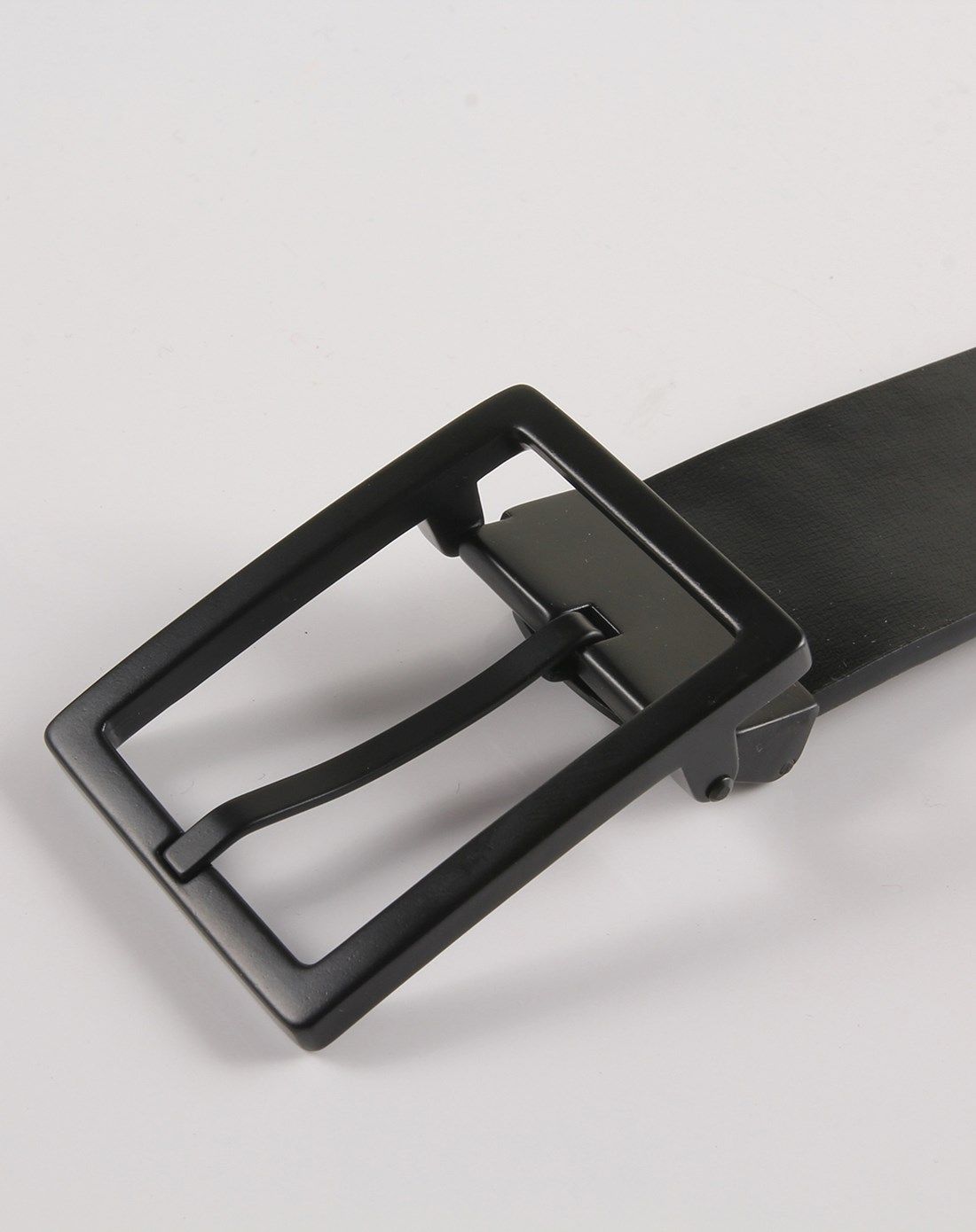 经典黑色牛剖层移膜革针扣皮带