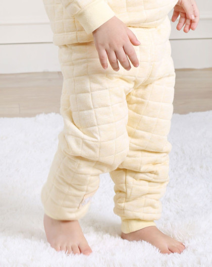 中性浅黄合裆裤