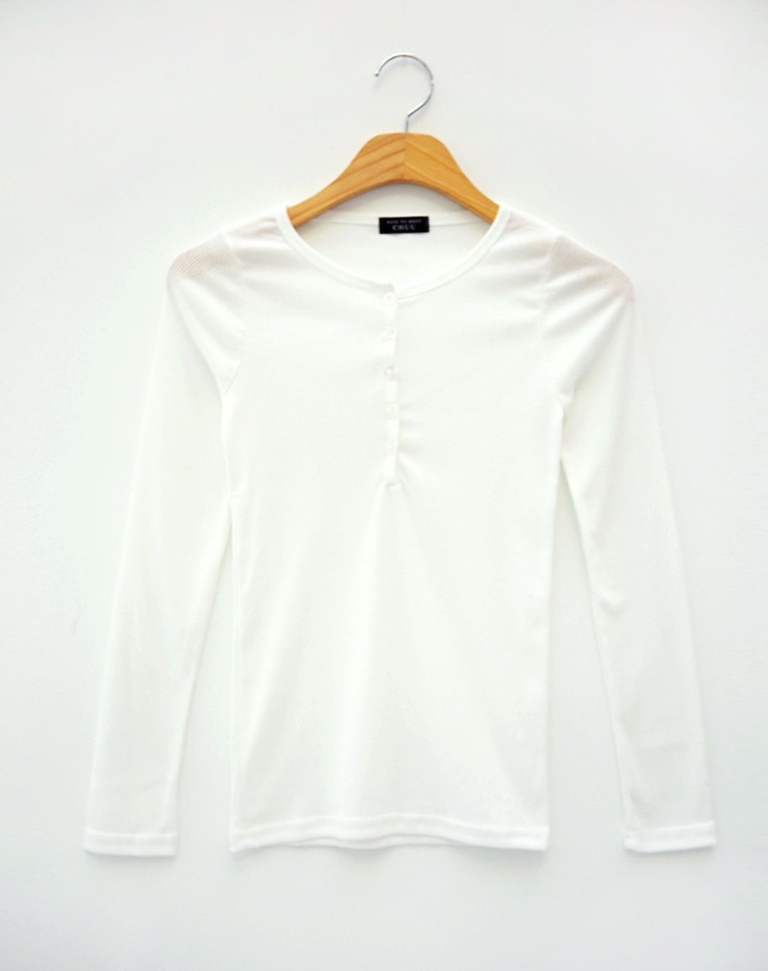 象牙白半系扣门襟罗纹t恤衫