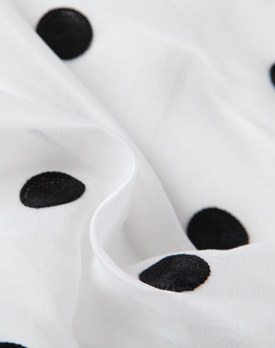 白底黑点欧根纱收腰衬衫