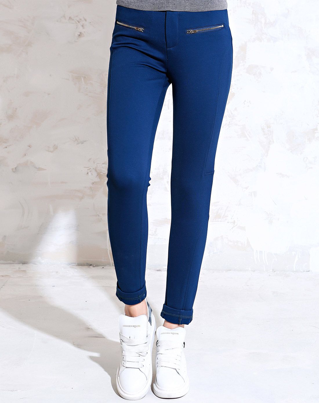 湖蓝色气质修身长裤