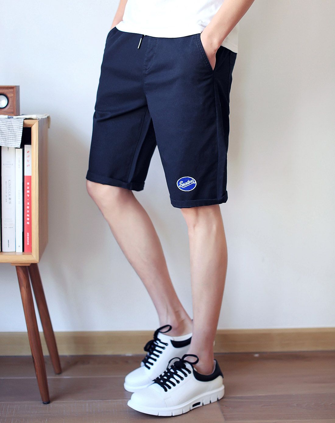 男款藏蓝色休闲短裤