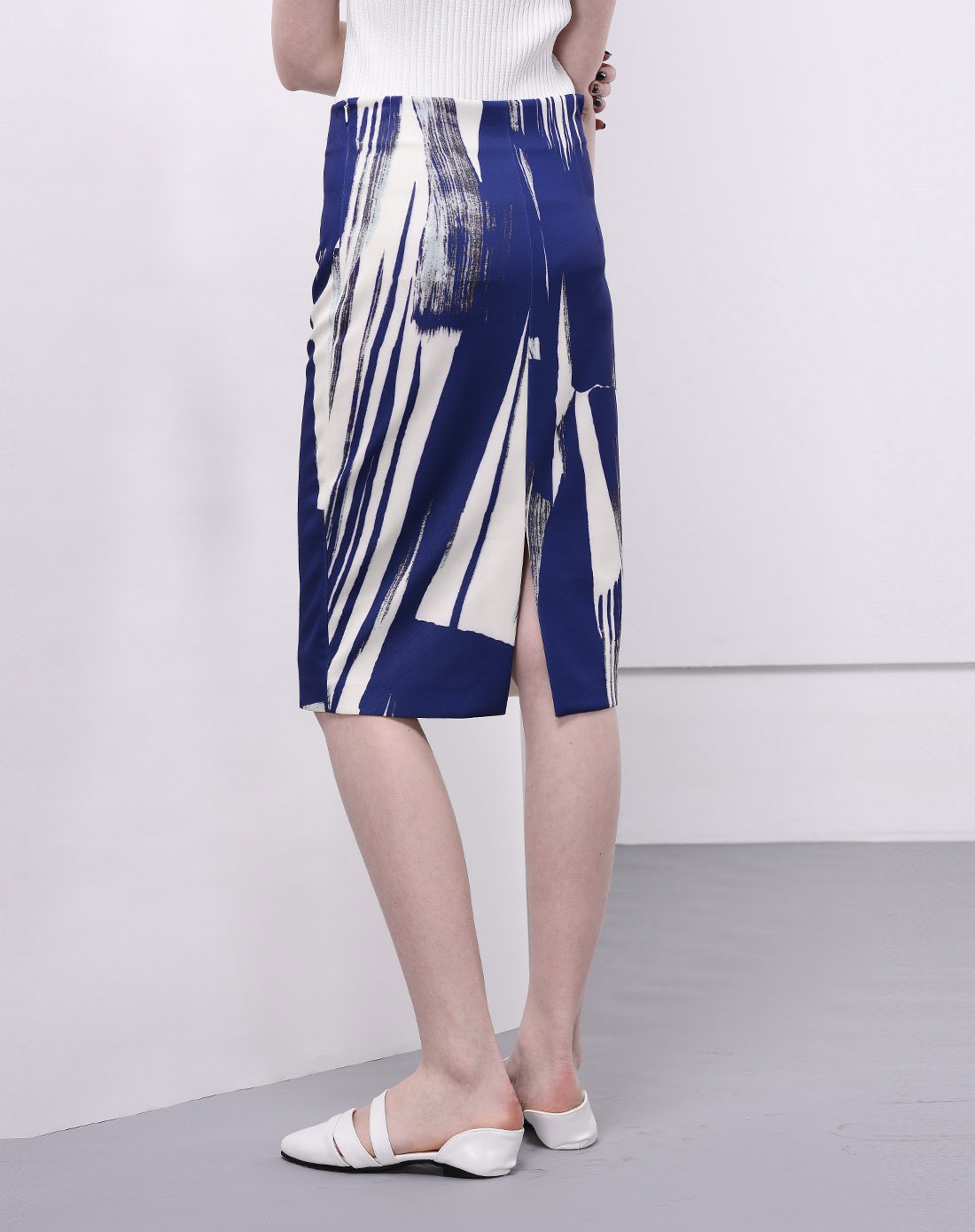 蓝色印花直身半裙