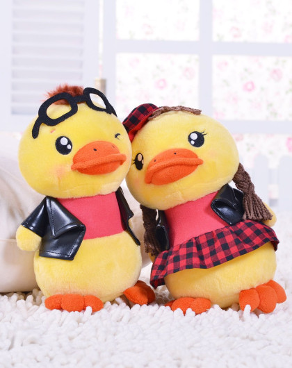 metoo【特惠】可爱情侣小黄鸭 大红马甲