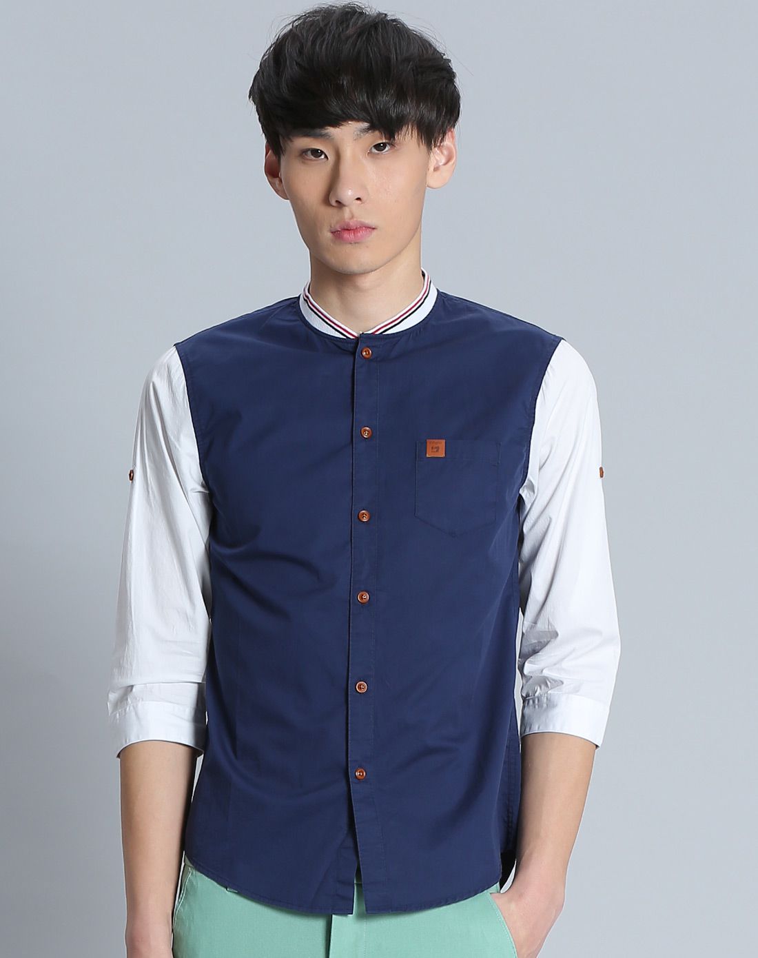 藏蓝色男装棒球服领型中袖衬衫