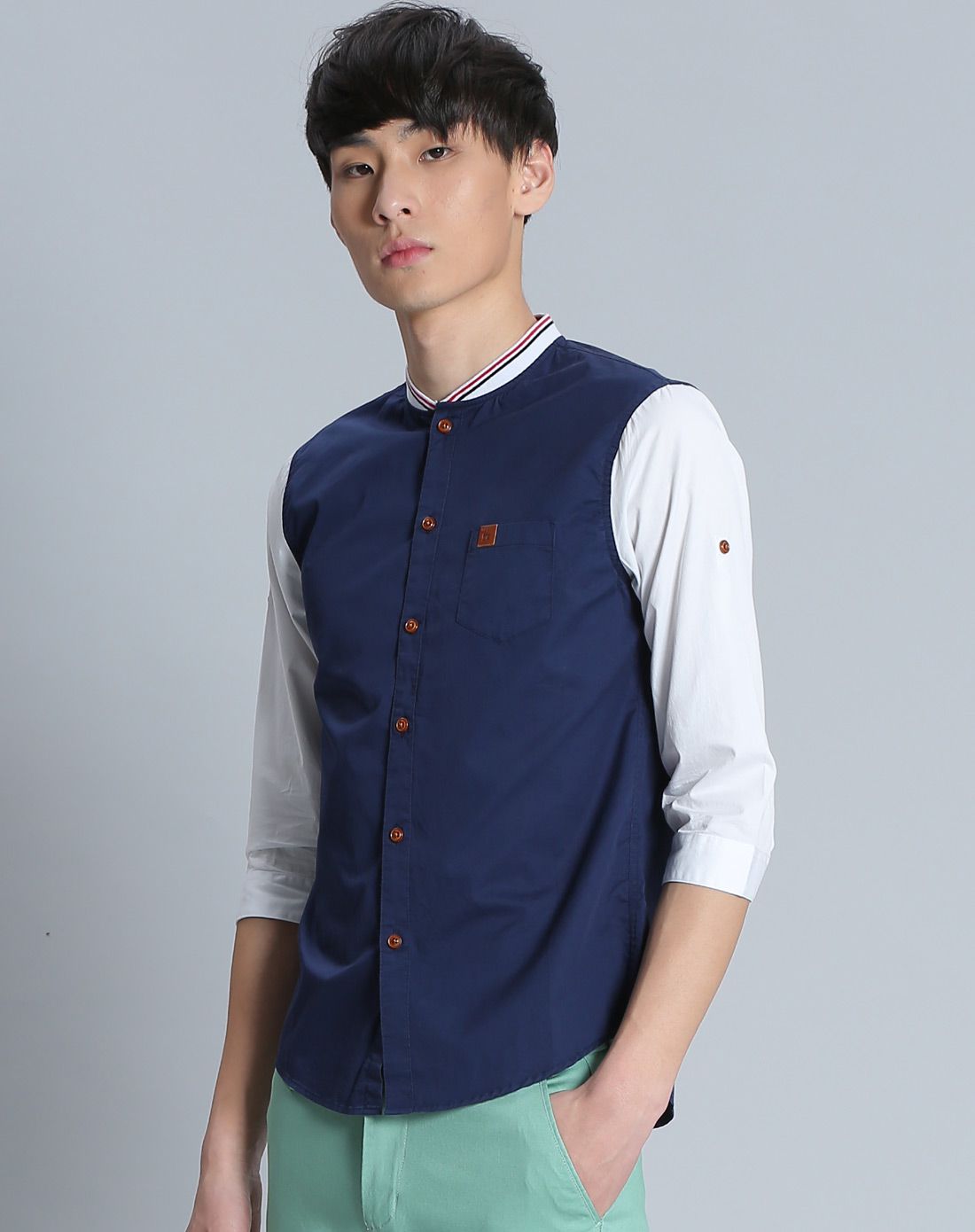 藏蓝色男装棒球服领型中袖衬衫