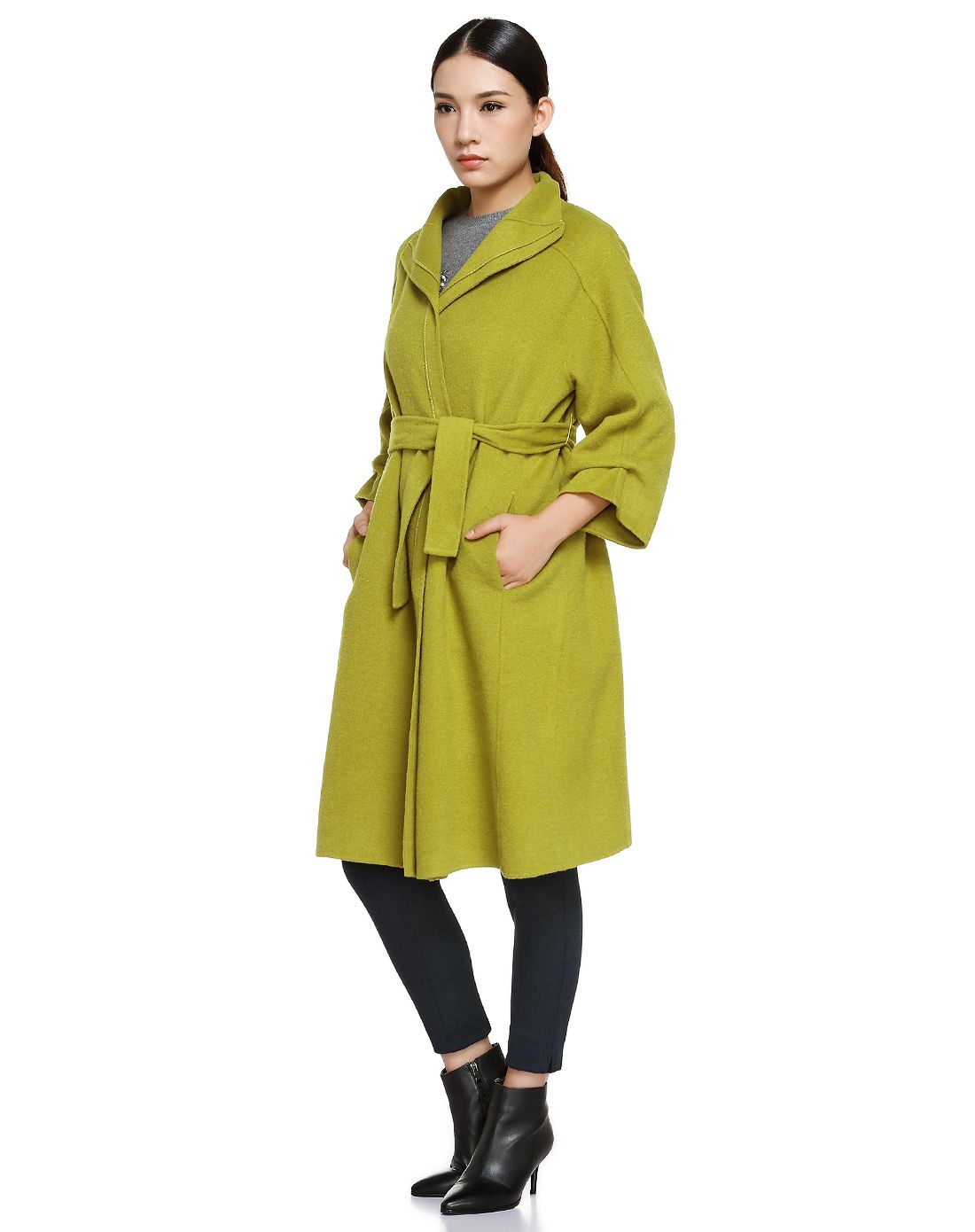 黄绿色大方百搭长款大衣