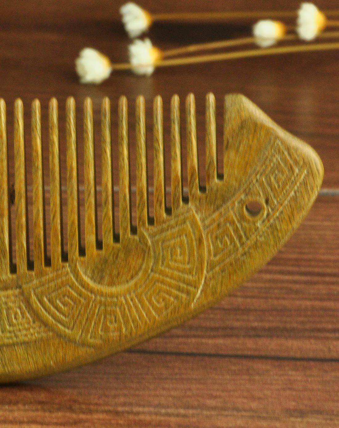 虞美人 天然绿檀木梳手工雕刻 子非鱼