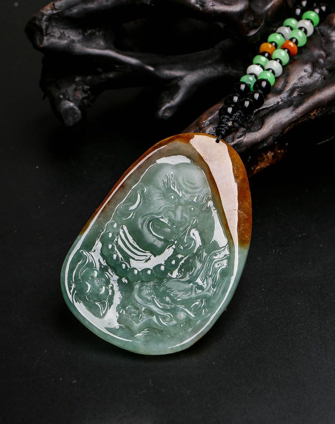 冰糯俏色降龙罗汉天然a货翡翠挂件