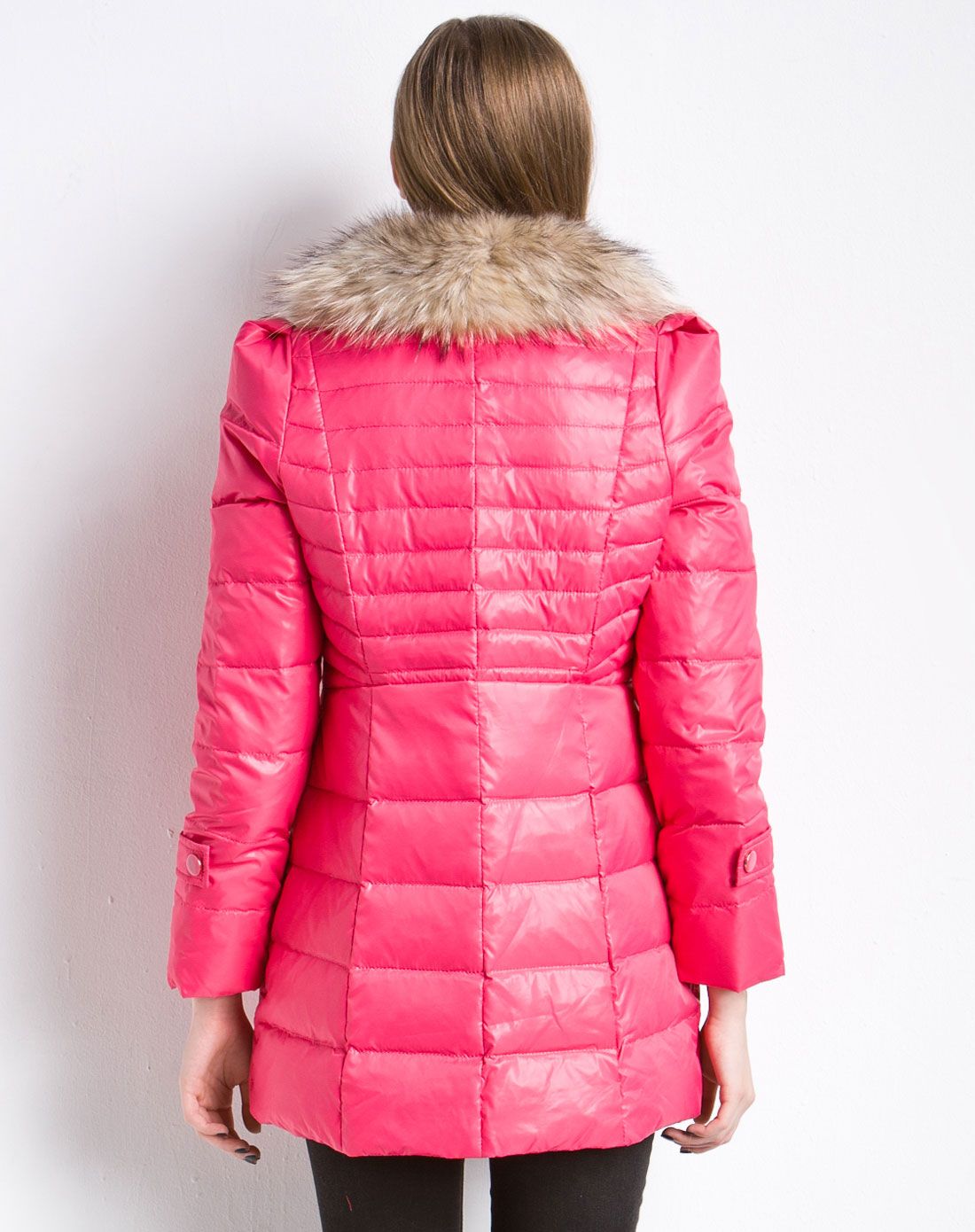 女款玫红色长款羽绒服