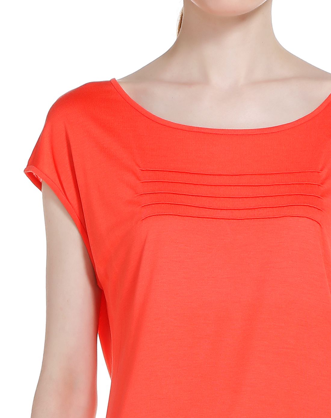 浅橙红色简约百搭t恤