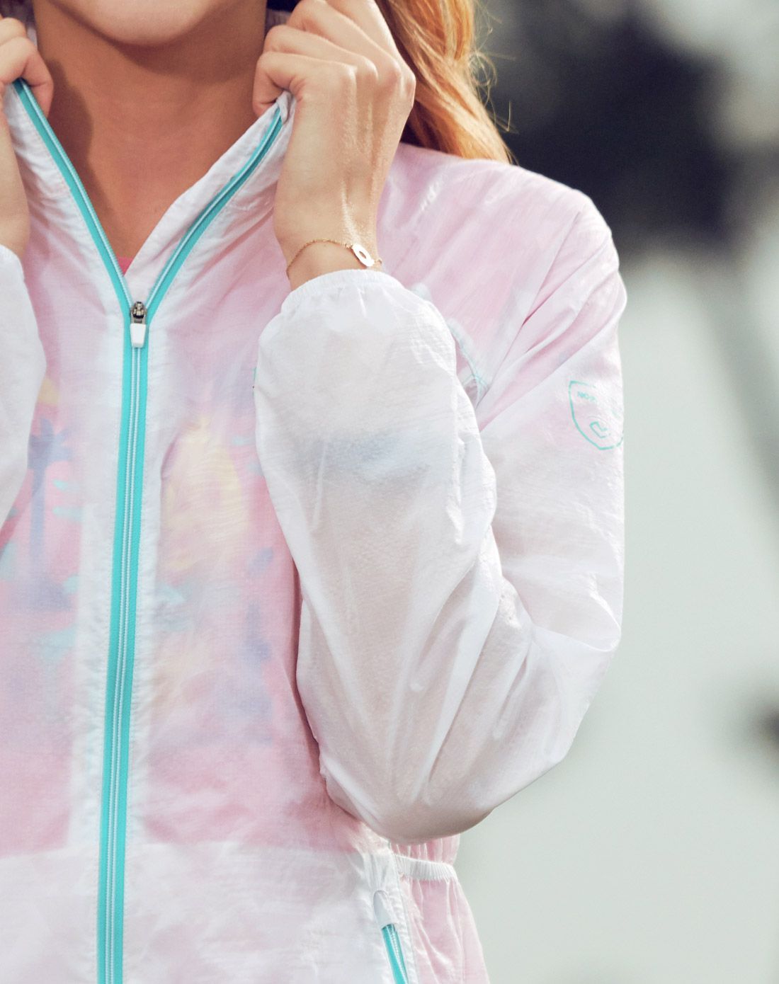 轻质透气 女式亮白色皮肤衣 感光变色