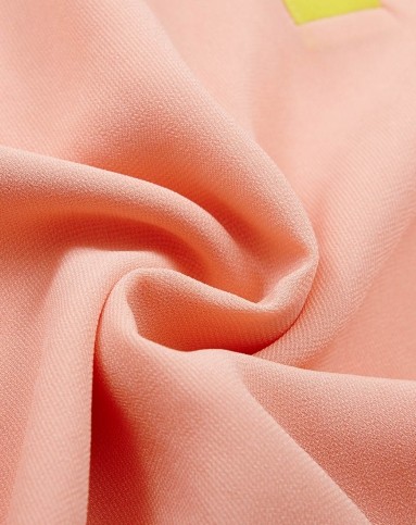 浅桔色简洁气质七分袖连衣裙