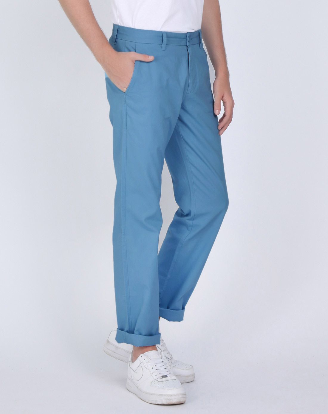 冰蓝色修身卡其裤