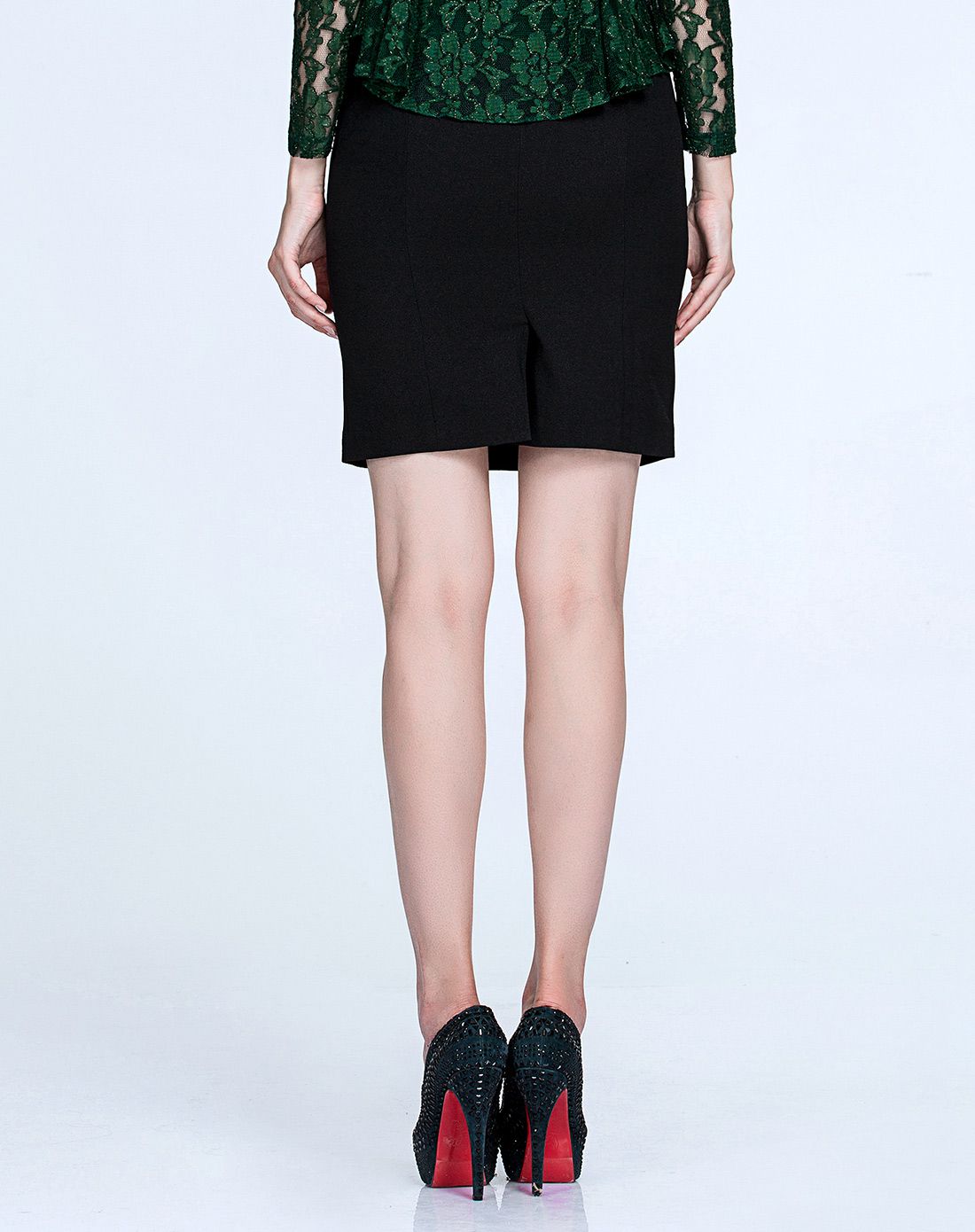 黑色简约大方气质h型短裙