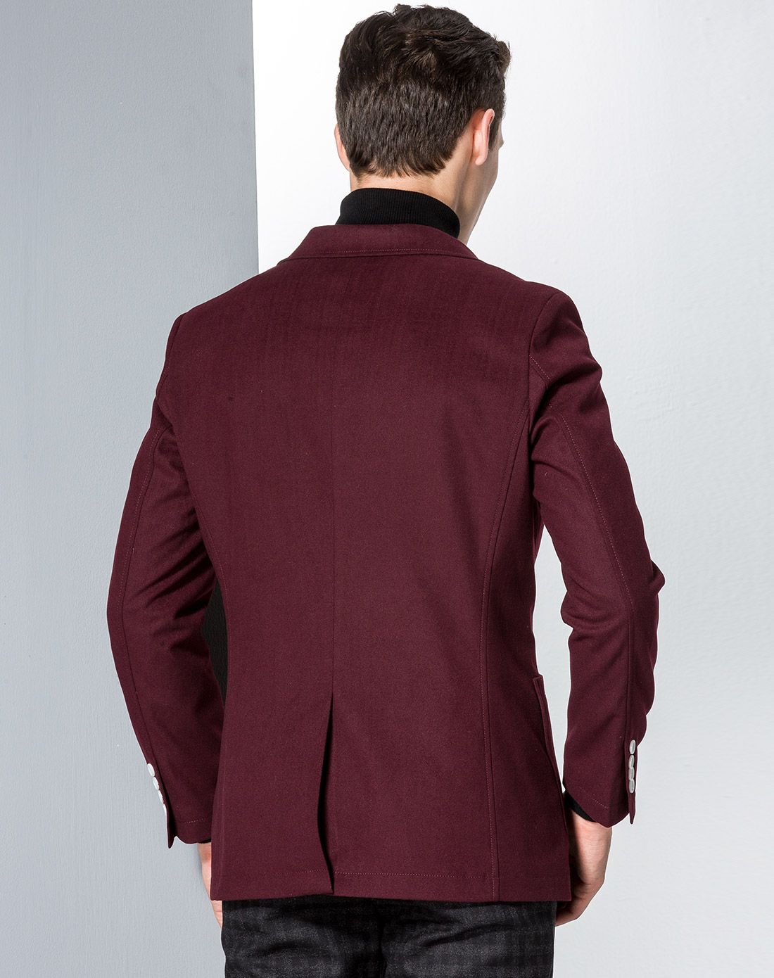 时尚商务暗红长袖西装外套