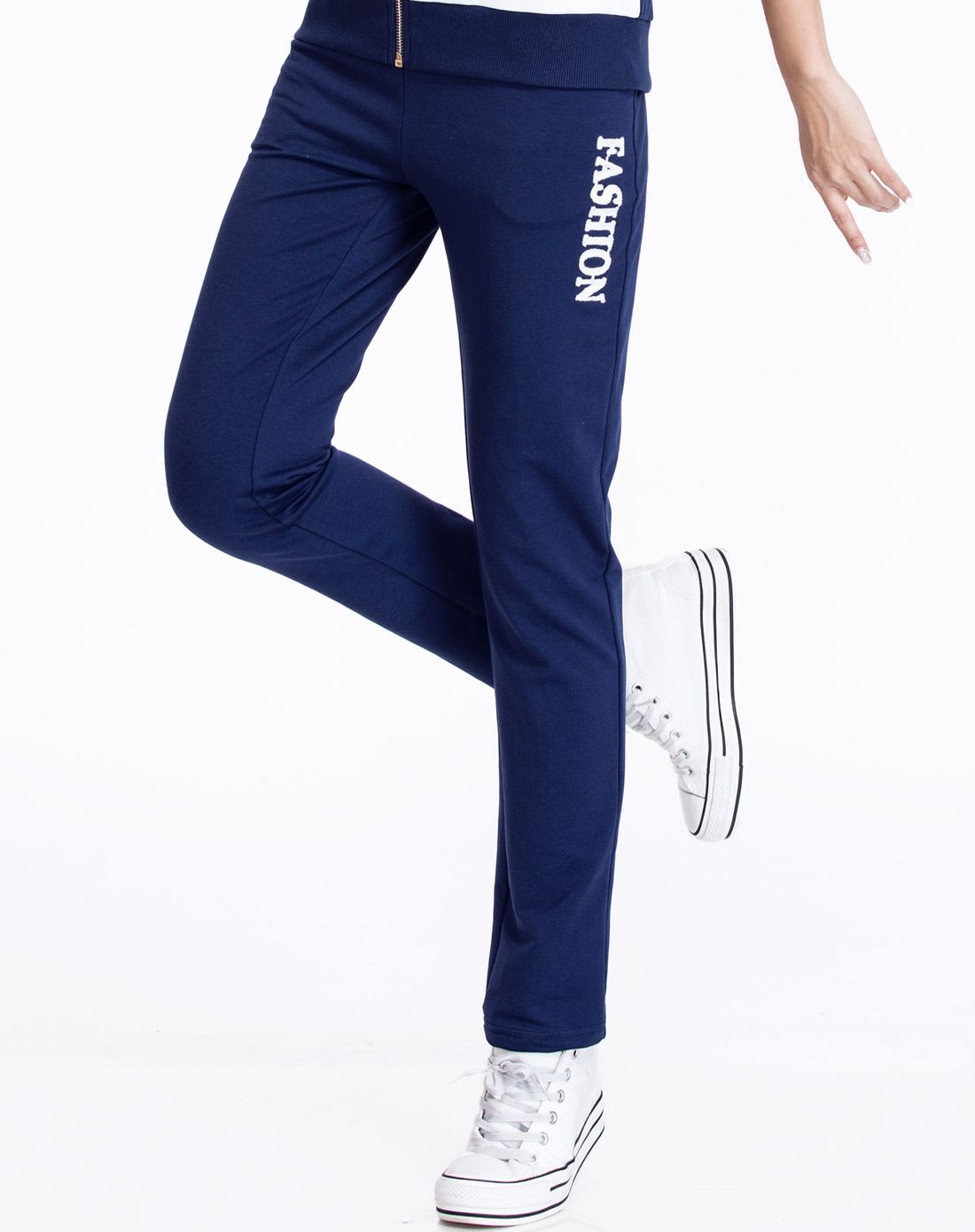 女款深蓝色裤子 潮流百搭