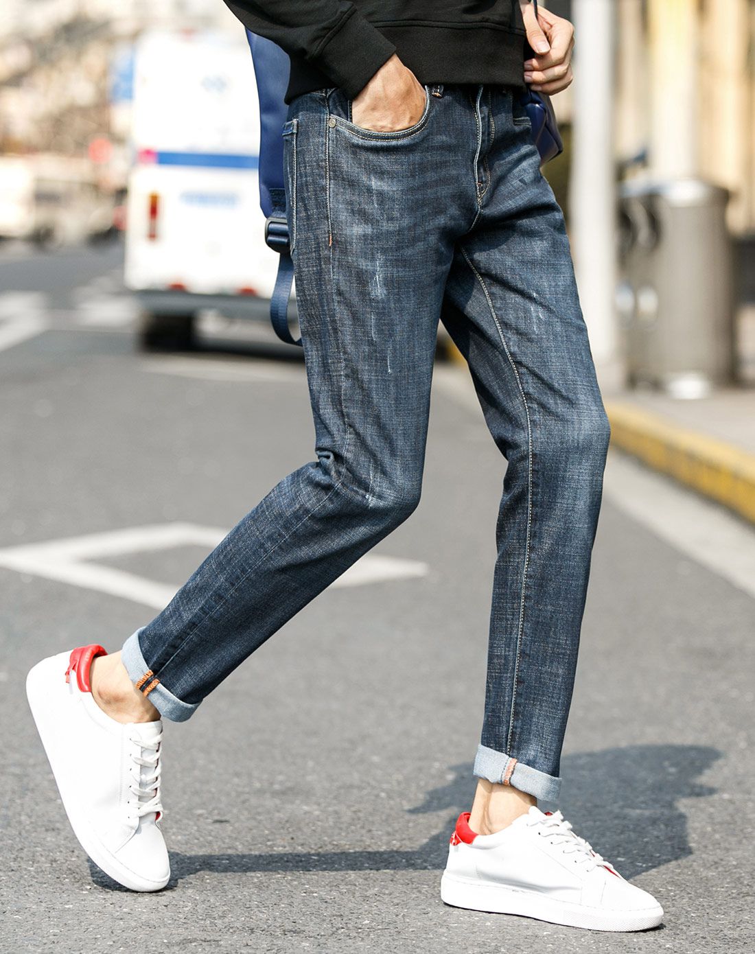 男款深蓝牛仔裤