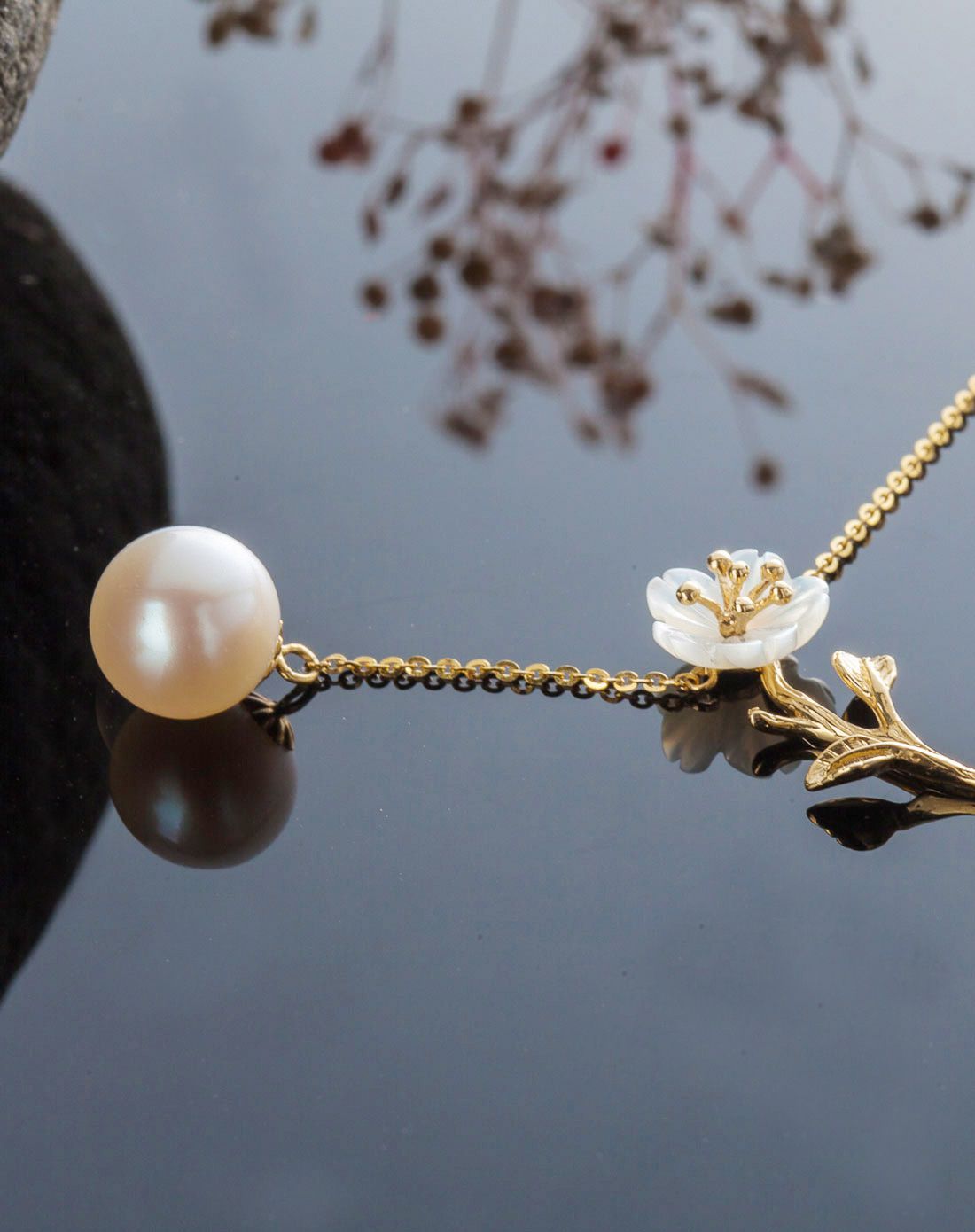 潮宏基 臻馨 黄18k金淡水珍珠贝壳项链-定价