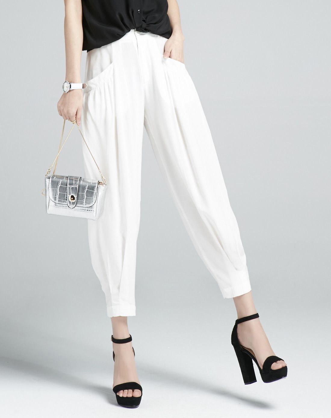 女款白色显瘦时尚九分灯笼裤