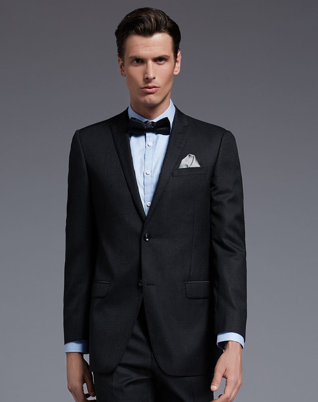 黑灰色羊毛戗驳头绅士商务西服