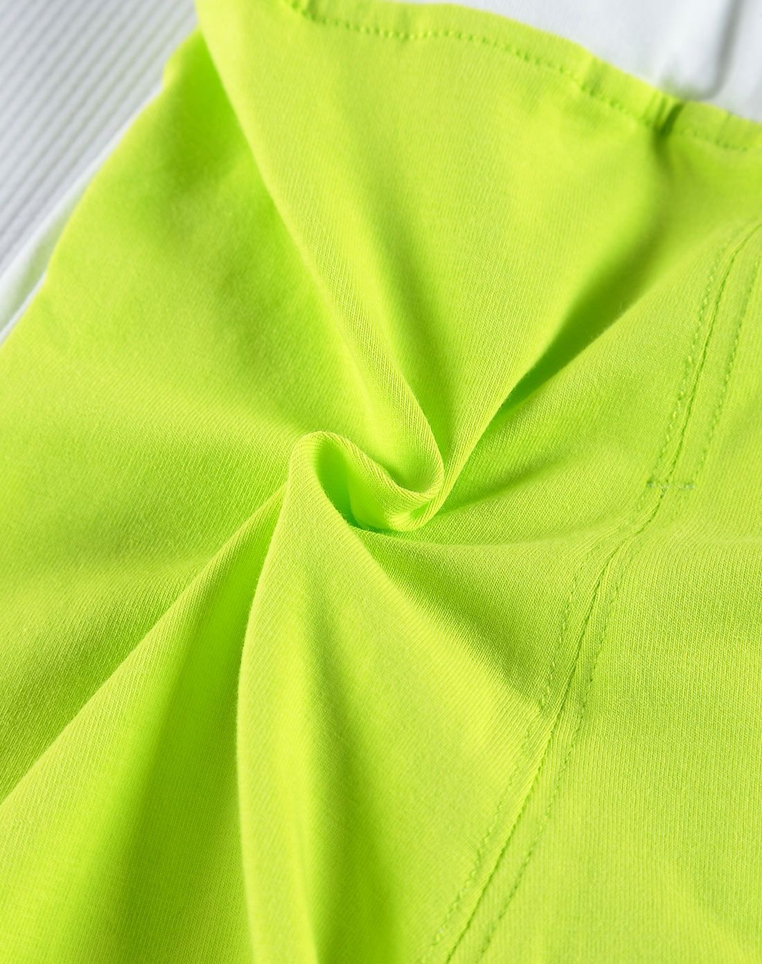 婴幼儿荧光绿梦想的色彩短裤