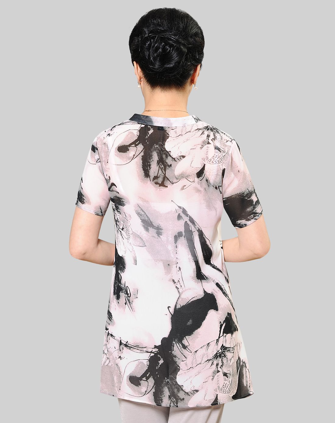 水墨色圆领衬衫